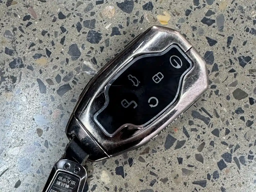 GAC Motor Trumpchi GS8 2025 — фото 12