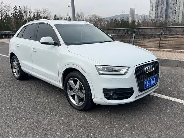 Audi Q3 2015