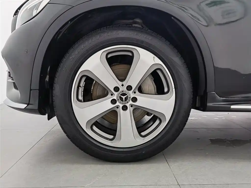 Mercedes-Benz GLC 2017 — фото 17