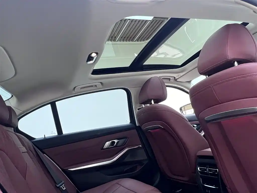 BMW 3 Series 2023 — фото 14