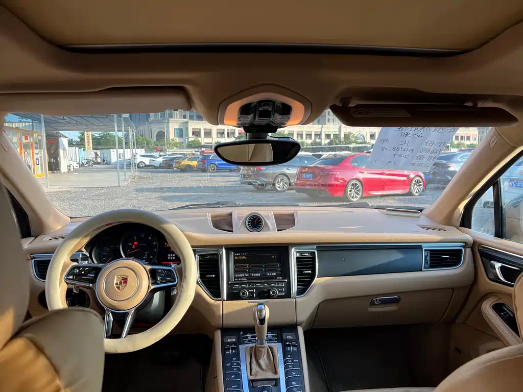 Porsche Macan 2015 — фото 14