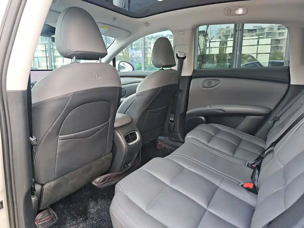 IM LS6 2024 — фото 8