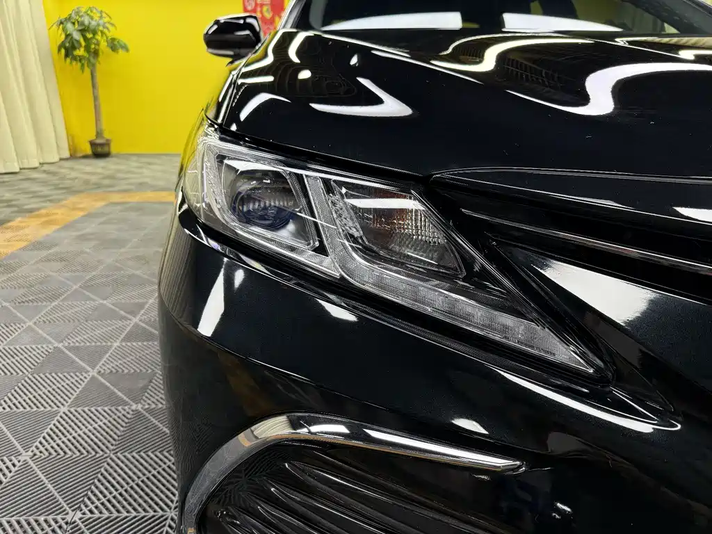 Toyota Camry 2022 — фото 8