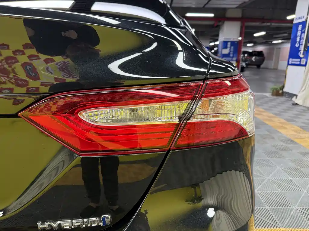 Toyota Camry 2022 — фото 12