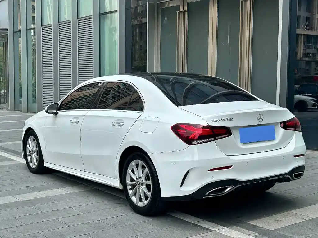Mercedes-Benz A-Class 2020 — фото 4