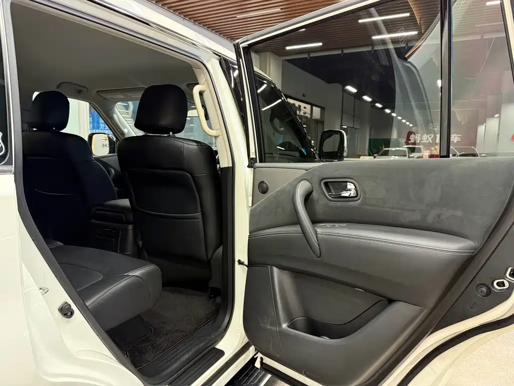 Nissan Patrol 2019 — фото 12