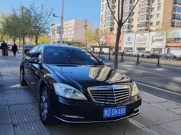 Mercedes-Benz S-Class 2010
