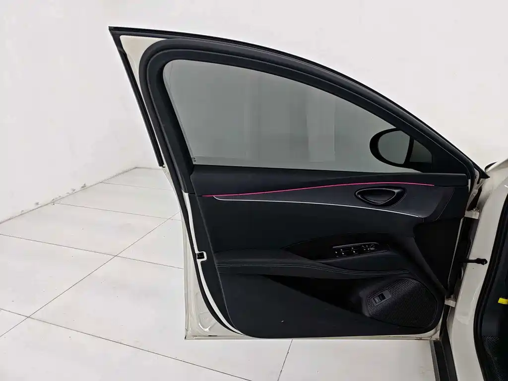 BYD Seal 06 2025 — фото 13