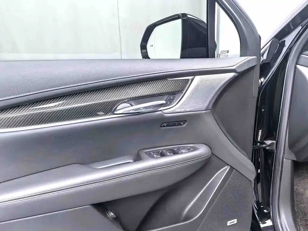 Cadillac XT6 2021 — фото 11