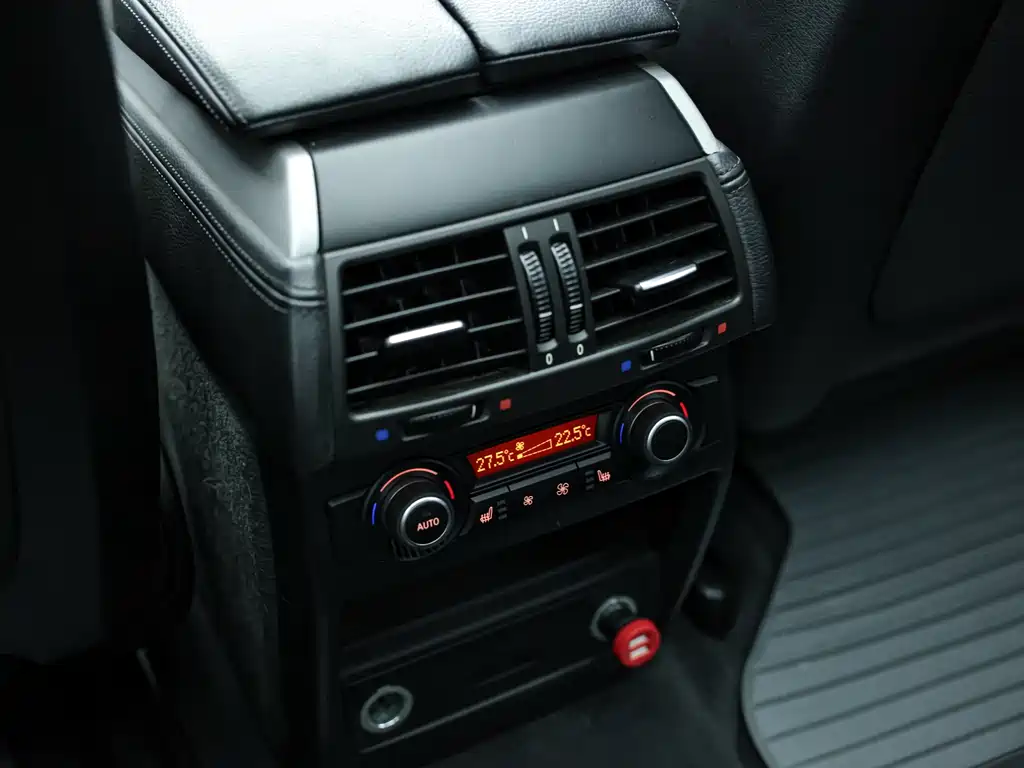 BMW X5 M 2011 — фото 12