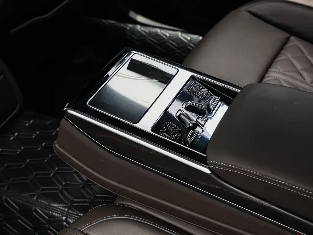 Audi A8 2026 — фото 20