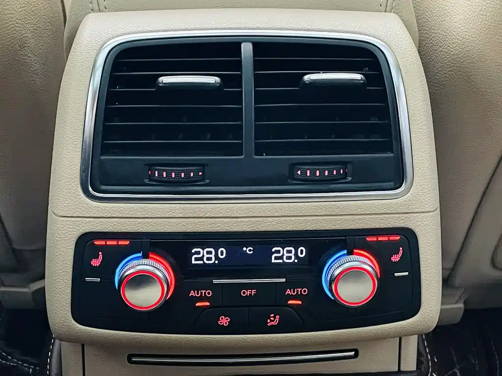 Audi A6L 2012 — фото 11