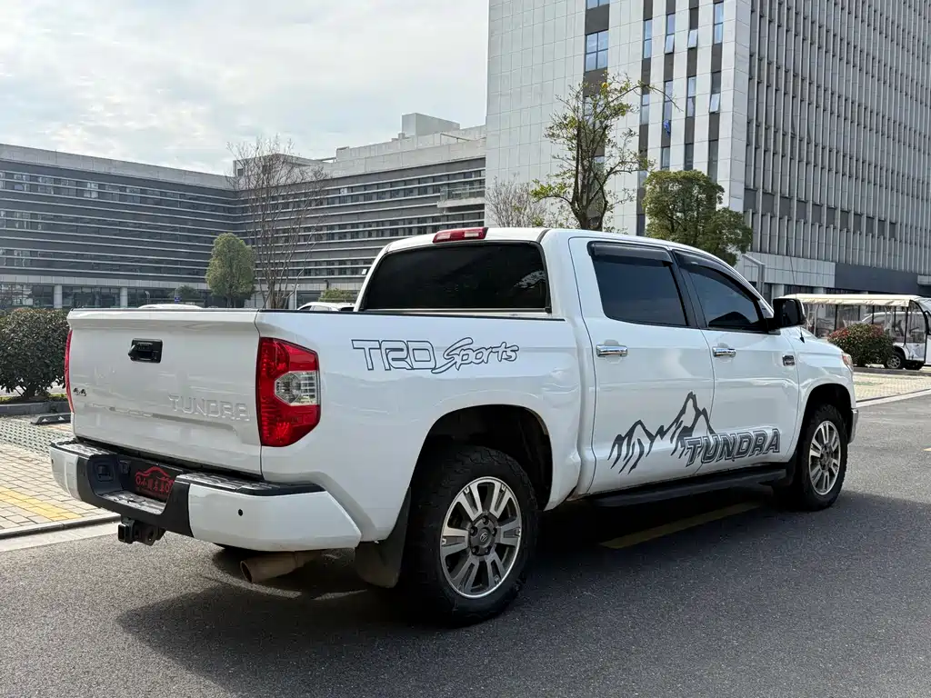 Toyota Tundra 2015 — фото 13