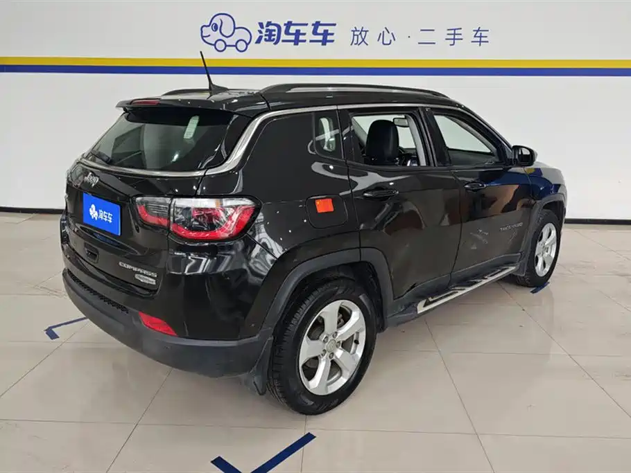 Jeep Compass 2017 — фото 3