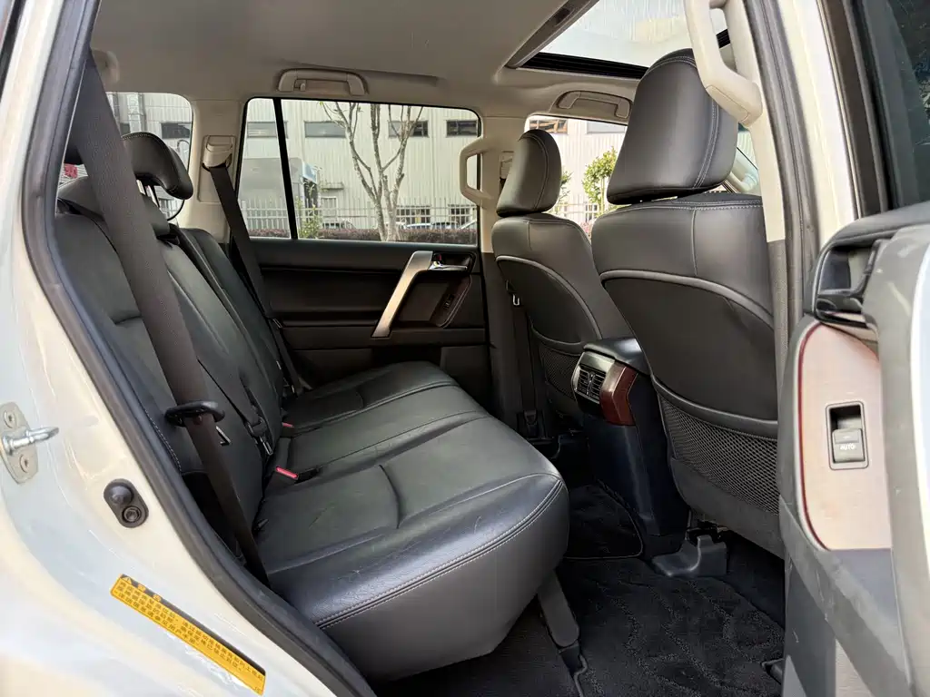 Toyota Prado 2017 — фото 10