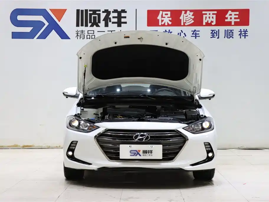 Hyundai Elantra 2019 — фото 18