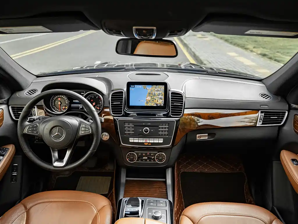 Mercedes-Benz GLS 2018 — фото 13