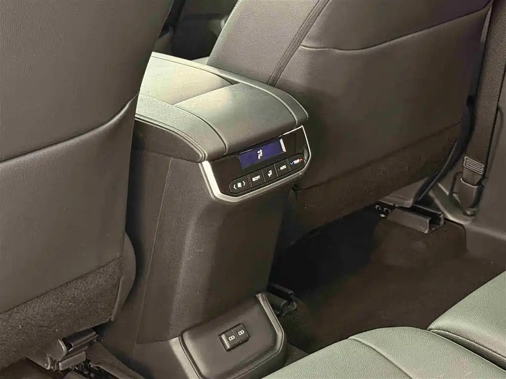 Toyota Highlander 2024 — фото 14