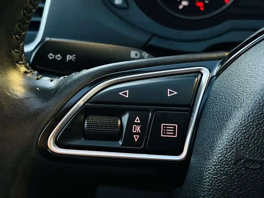 Audi Q3 2015 — фото 15