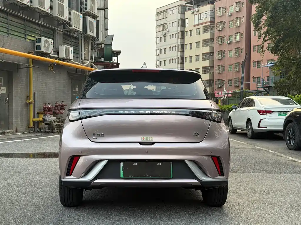 BYD Dolphin 2023