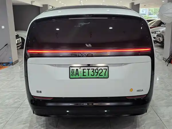 Li Auto MEGA 2025