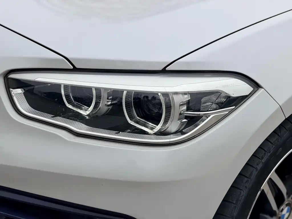 BMW 1 Series 2018 — фото 13