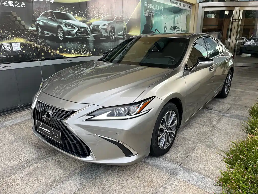 Lexus ES 2024 — фото 1