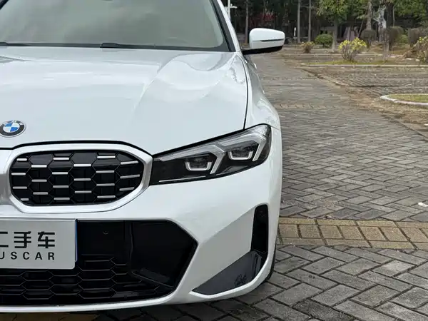 BMW 3 Series 2023