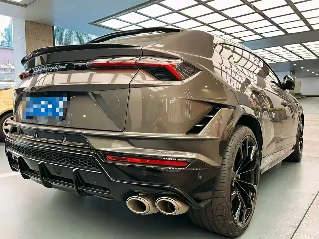 Lamborghini Urus 2024