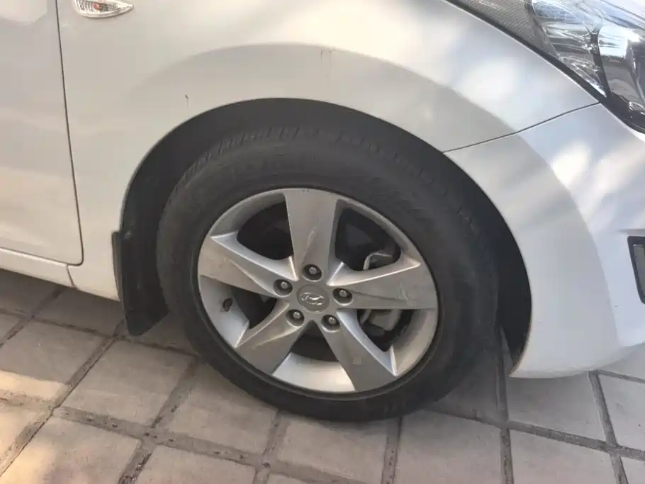 Hyundai Elantra 2014