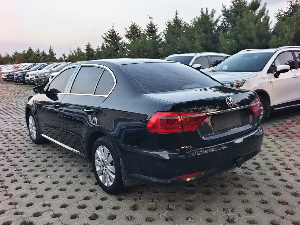 Volkswagen Lavida 2013