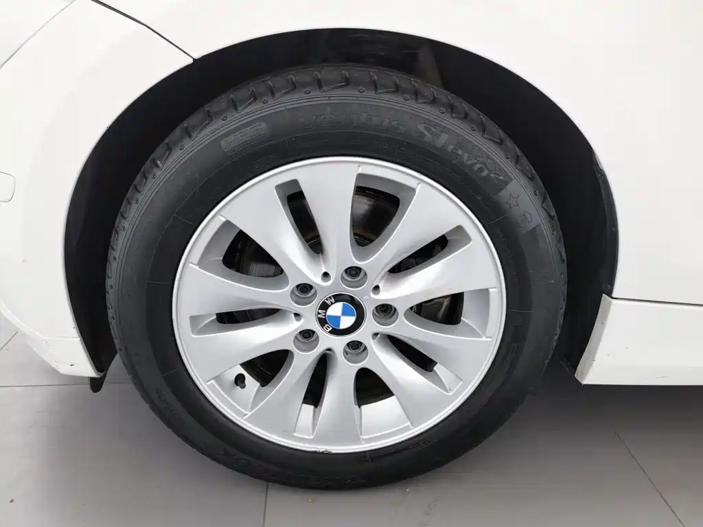 BMW 1 Series 2010 — фото 17