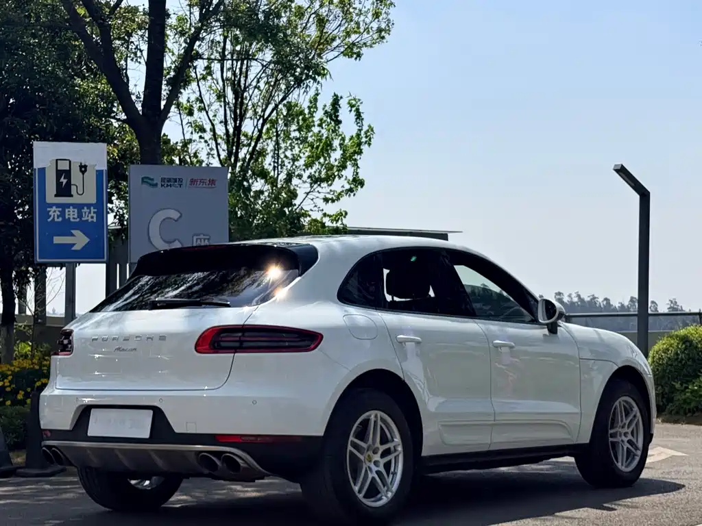 Porsche Macan 2018 — фото 10