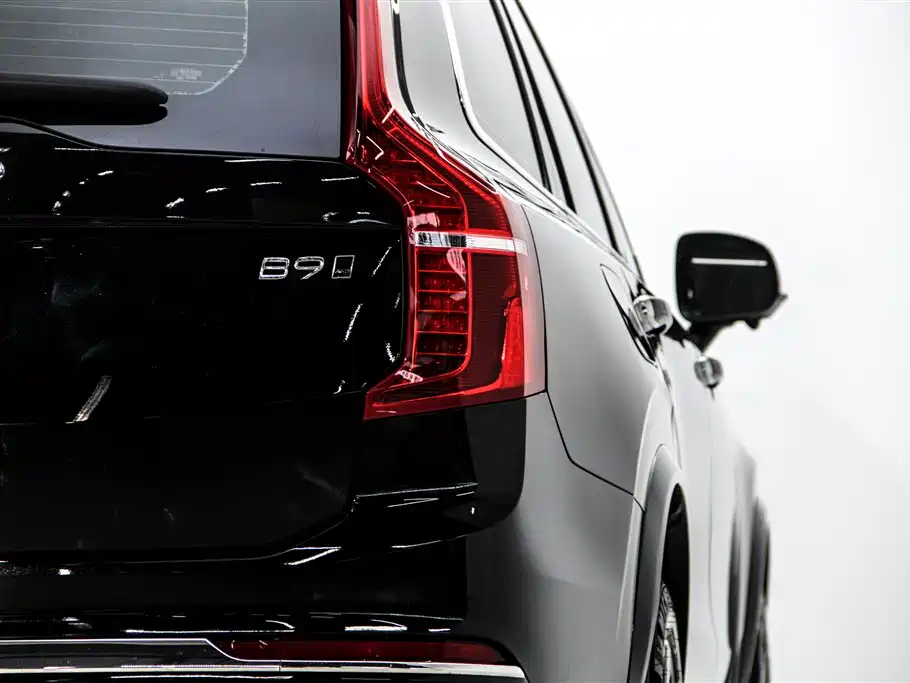 Volvo XC90 2023 — фото 10