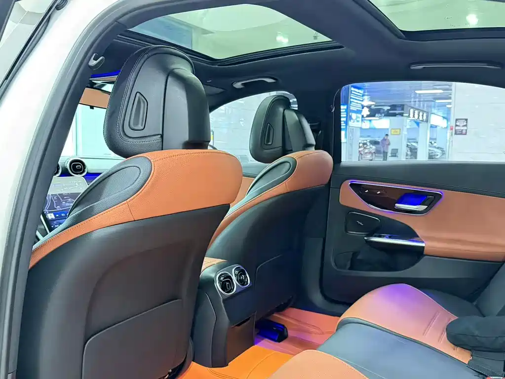 Mercedes-Benz C-Class 2023 — фото 5