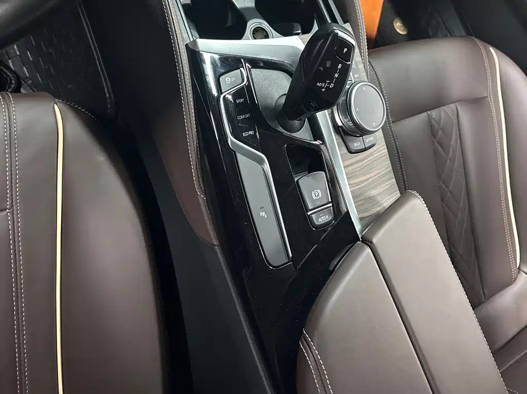 BMW 5 Series 2020 — фото 14