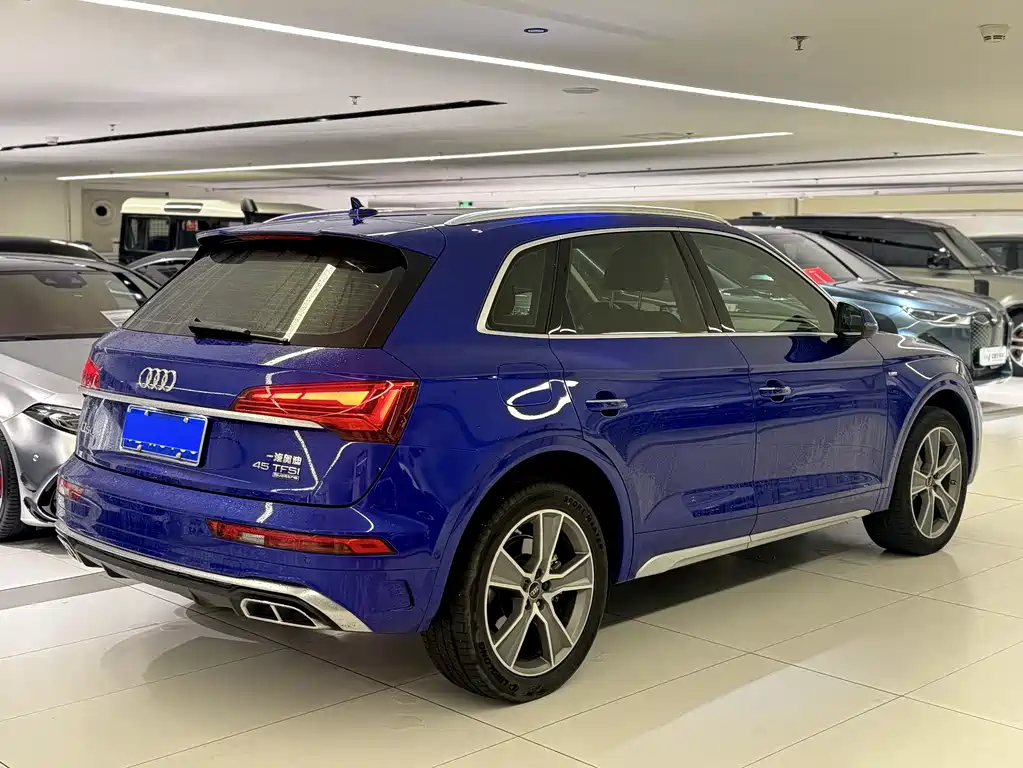 Audi Q5L 2022 — фото 9