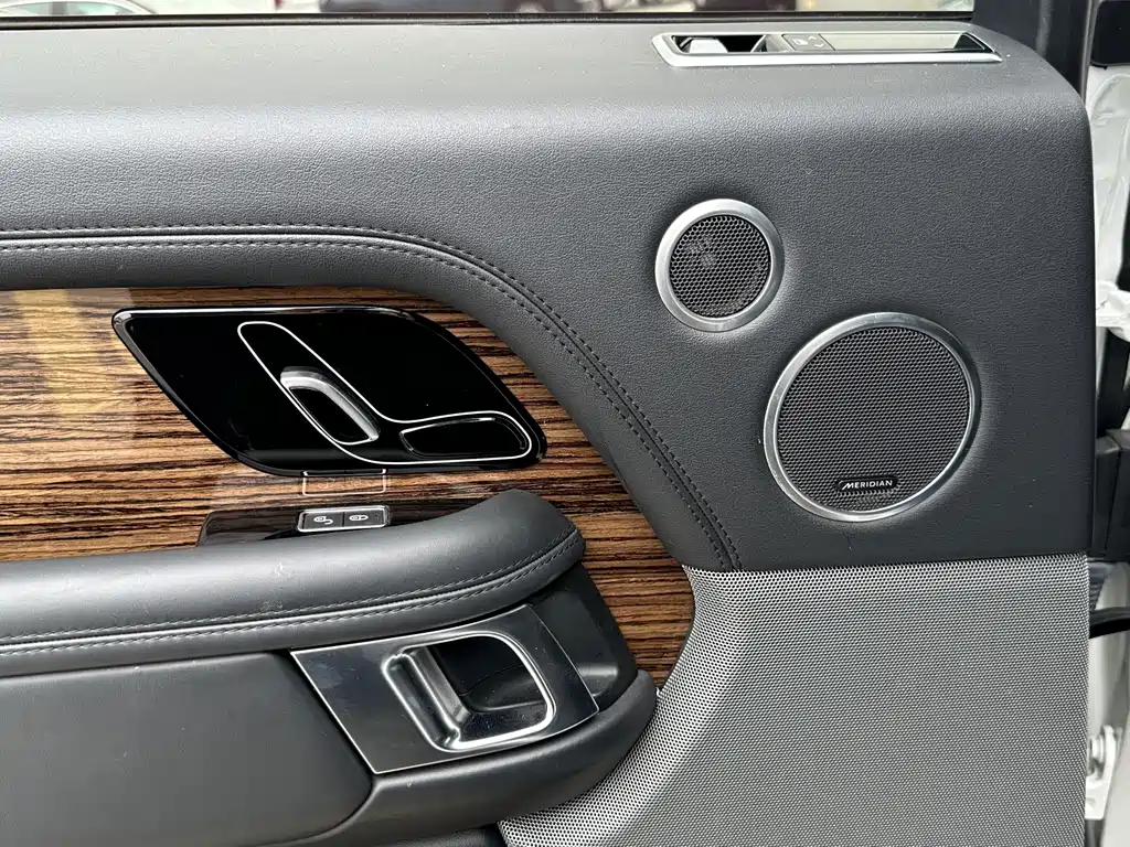 Land Rover Range Rover 2018 — фото 12