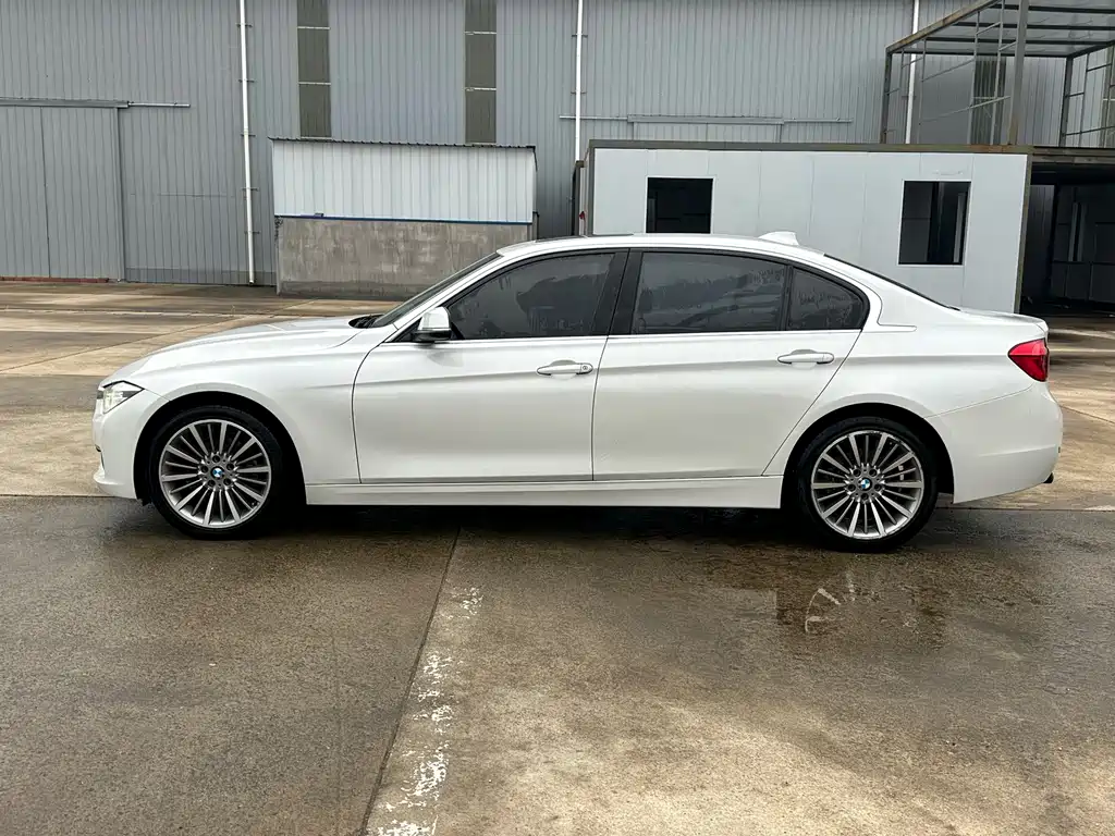 BMW 3 Series 2019 — фото 12