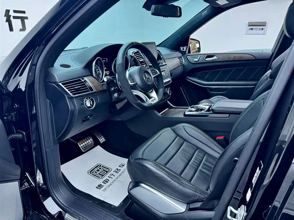 Mercedes-Benz GLS AMG 2017 — фото 18