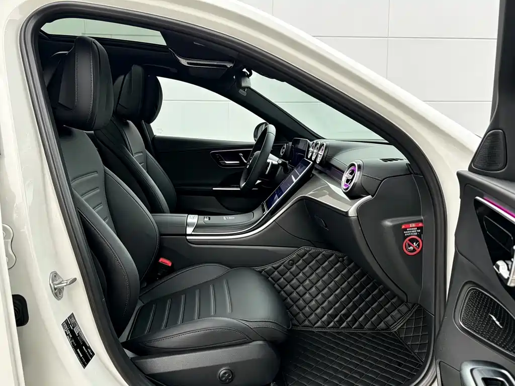 Mercedes-Benz C-Class 2023 — фото 10