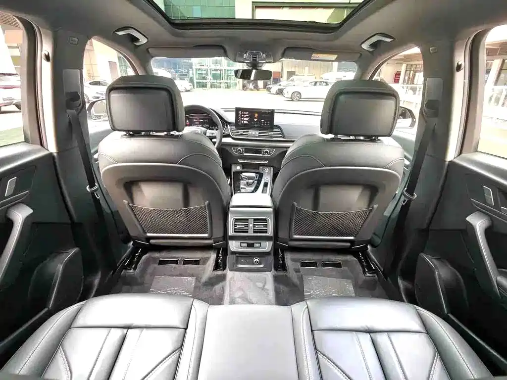Audi Q5L 2023 — фото 11