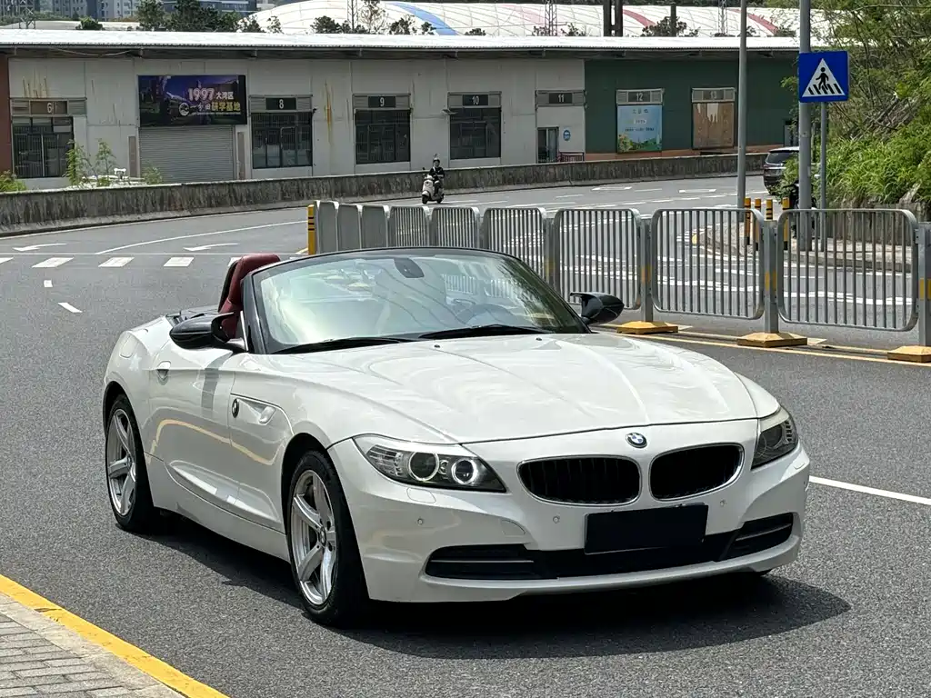 BMW Z4 2012 — фото 25