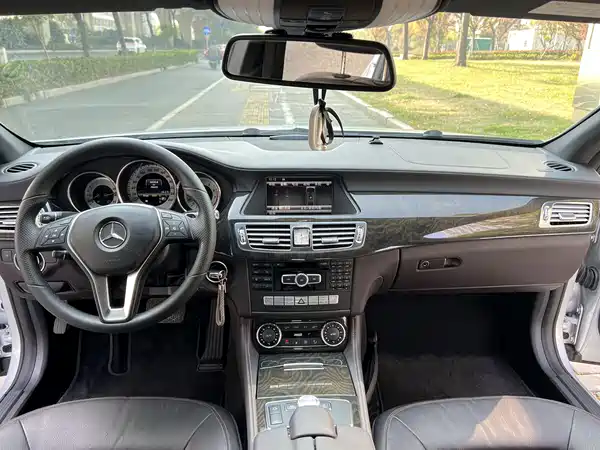 Mercedes-Benz CLS 2012
