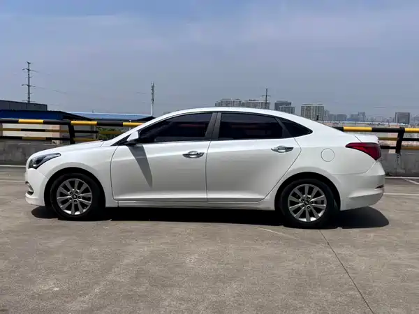 Hyundai Mistra 2014