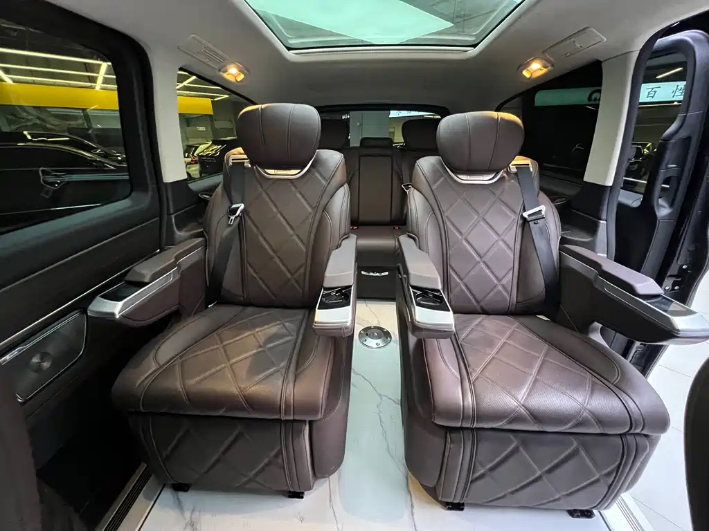 Mercedes-Benz V-Class 2025 — фото 10