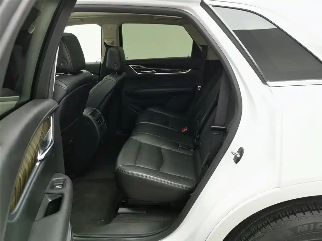 Cadillac XT5 2018 — фото 15