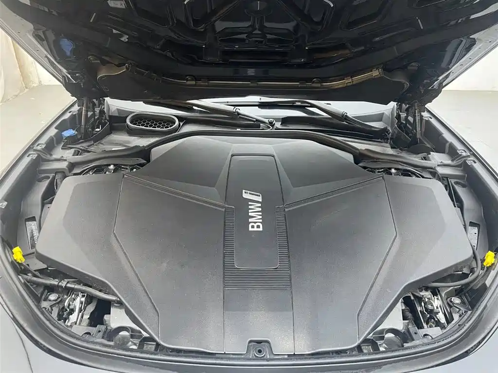 BMW i7 2025 — фото 17