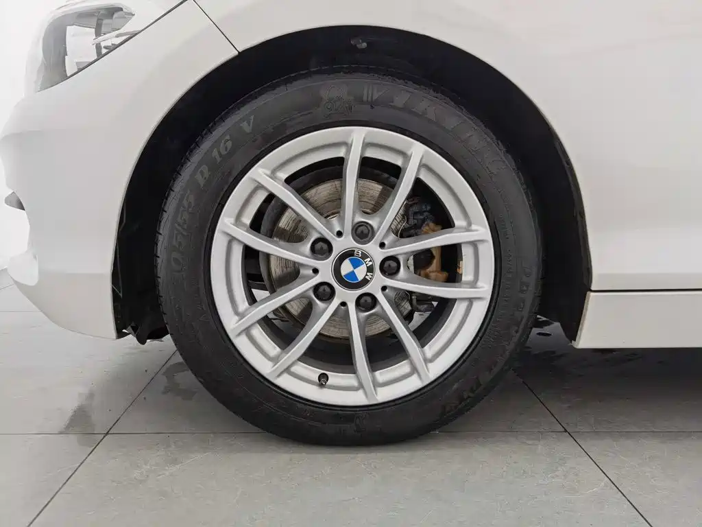 BMW 1 Series 2019 — фото 17