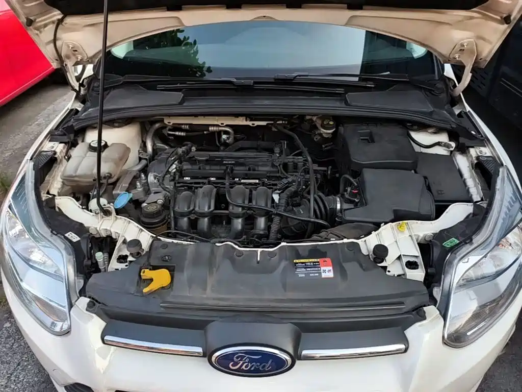 Ford Focus 2014 — фото 16